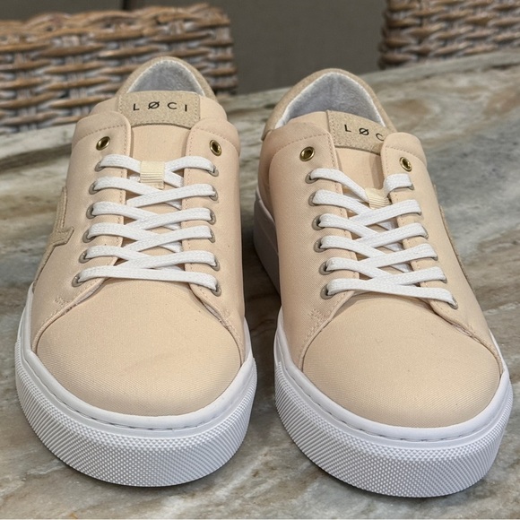 NEW Women’s LOCI Nine water resistant beige sneakers- Size 41